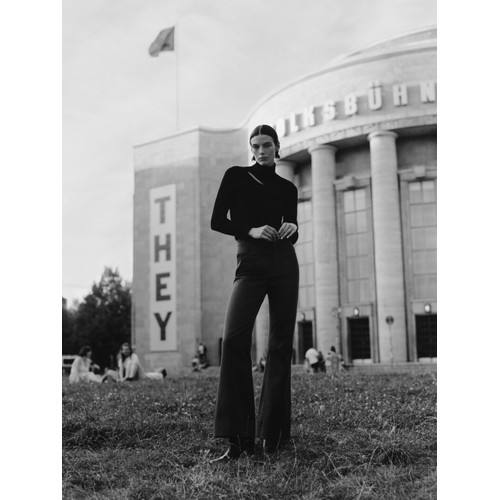 Футболка в рубчик с длинными рукавами